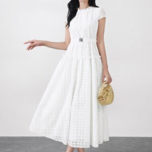 Đầm công sở vải ren mảng dáng suông cổ tròn thân váy phối viền ren tạo kiểu khoá thân sau